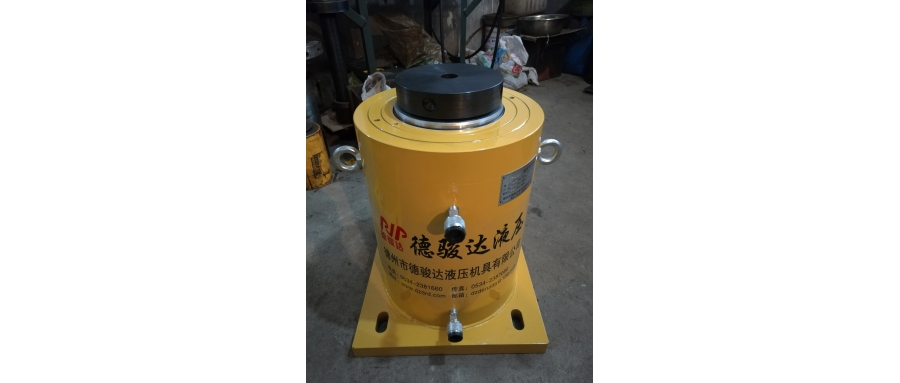 大吨位千斤顶的构造与性能分析